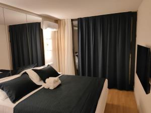 Апартаменты с видом на Турцию на 47 этаже.