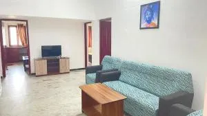 WHITE HOUSE - 3BHK Elegant Apartment - Marudhamalai