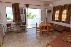 Apartment (3 Adults)