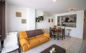 Urbanización familiar LAS BRISAS TERRAZA Y PISCINA Albert Villas