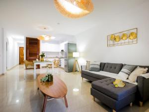 422 Quiet, beautiful flat with sea view