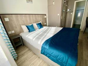 Hotels The Originals City, Hotel Azur, Fos-sur-Mer : photos des chambres