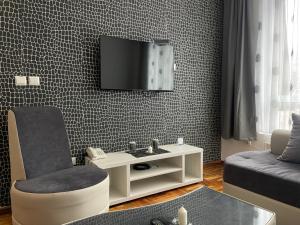 Djuric Apartman, Kraljevi Cardaci