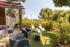 La Félyvonne, villa familiale confortable avec sa grande terrasse ombragée et sa vue dégagée vers la mer