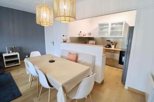 Bel apt 6 pers, 2 chambres avec balcon et parking