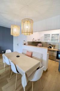 Bel apt 6 pers, 2 chambres avec balcon et parking