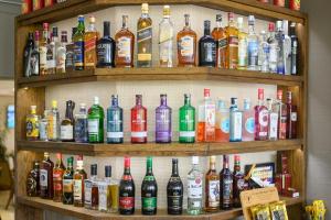 San Lameer Villa 11703 - 5 Bedroom Luxury - 10 pax - San Lameer Rental Agency