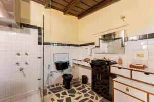 Oak Lodge 5BD Vintage Home