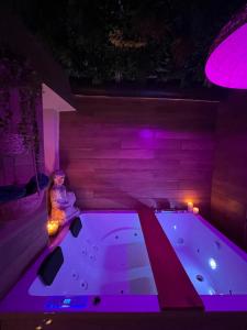 Le balneo jacuzzi Vieil Antibes Safranier