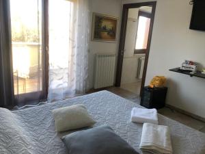 Double Room with Pool View room in Luxury b&b