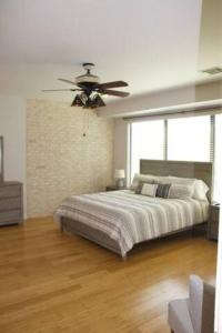 Spacious 3 Bed, 3.5 Bath in Montrose -Gym Included