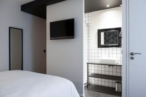 Hotels Logis Hotel du Maine : Chambre Double