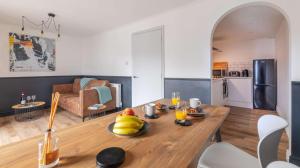 Brand New Central Balcony Flat - Hastings Holidays