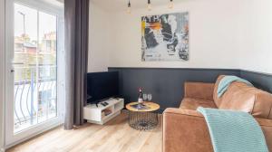 Brand New, Stunning, Central Old Town Balcony Flat