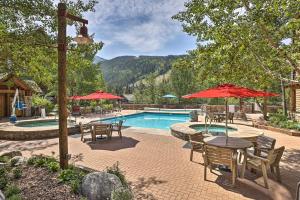 Keystone Ski Condo with Mtn View - Walk to Gondola!