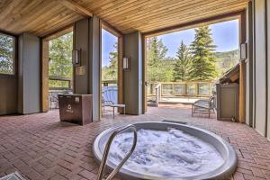 Keystone Ski Condo with Mtn View - Walk to Gondola!