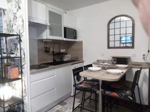 joli appartement T2 très bien situé, parking couvert