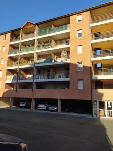 joli appartement T2 très bien situé, parking couvert