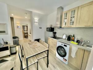 Nice, Seaside apartment