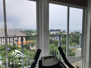 Fluffy bed and seaview @Bangsaen