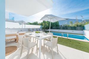 NEW! Villa del Lago 2, Alcudia Beach, Mallorca