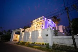 Clintonvilla 4-bedroom with pool near to Airport - Nelunpitiya
