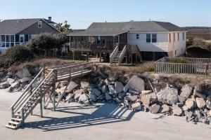 1589 E Ashley Wayward Whims Oceanfront Classic Folly Cottage - Ubytování bez kategorie ve městě Folly Beach