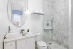 Deluxe King  room in NoMo SoHo