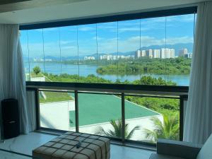 Apto de frente para a praia com vista pra lagoa