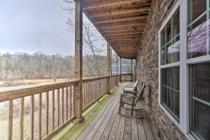 Sevierville Cabin w Lake Views & Wraparound Porch