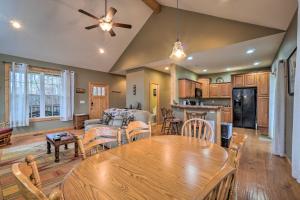 Sevierville Cabin w Lake Views & Wraparound Porch
