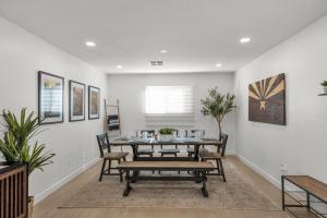 Modern Home with Pool Near ASU & Scottsdale