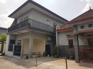 Selaras Kost Syariah - Peterongan
