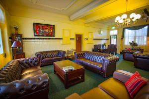 Abernethy House & Cottage