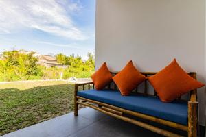 LOCAL BEACH FRONT VILLAS