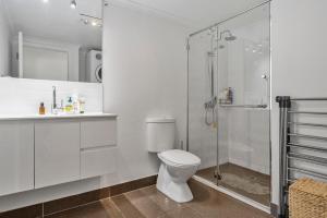 Modern, Central Apartment Footsteps to Salamanca