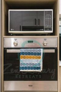 Zenhouse: Stylish Muirhead Home Near ParkHospital