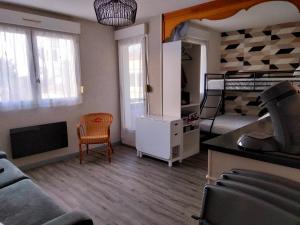 Appartements Studio tout equipe refait a neuf : photos des chambres