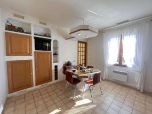 Maisons de vacances Maison Cavalaire-sur-Mer, 40 pieces, 7 personnes - FR-1-226B-86 : photos des chambres