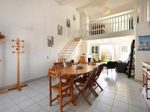 Maisons de vacances Maison Ars-en-Re, 6 pieces, 8 personnes - FR-1-434-89 : photos des chambres