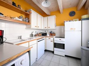 Maisons de vacances Maison Ars-en-Re, 6 pieces, 8 personnes - FR-1-434-89 : photos des chambres