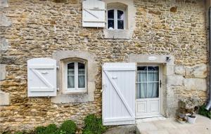 Maisons de vacances Beautiful home in Taillant with WiFi and 1 Bedrooms : photos des chambres