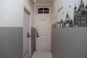 RedDoorz Plus @ Kemayoran