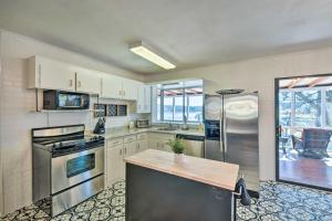 Stunning Seneca Home with Lake Keowee Access!