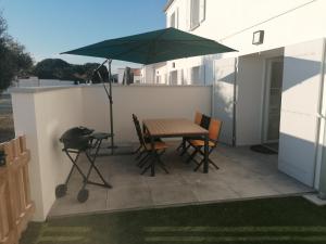 Maisons de vacances L'AMIRAL Maison avec piscine/parking/wifi/plages 5kms : photos des chambres