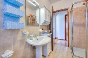 Cedar House Villa Few Minutes From Lake - Happy Rentals