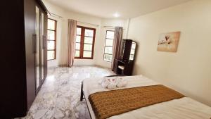 Schnes Bungalow mit gemeinschaftichem Auenpool und 2km vom Sandstrand enfernt