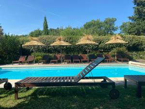 Villas GITE LES GRANDES VIGNES a Sanilhac, SUD Ardeche, independant et privatise, piscine chauffee, climatisation, SPA, 10 chambres, 8 salles de bains : photos des chambres