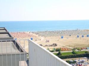 Sea-front peaceful apartment with terrace in Bibione