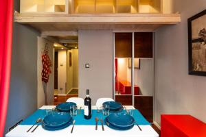 Lilly apartment main train station old town by The Heritage House Main Square Cracow